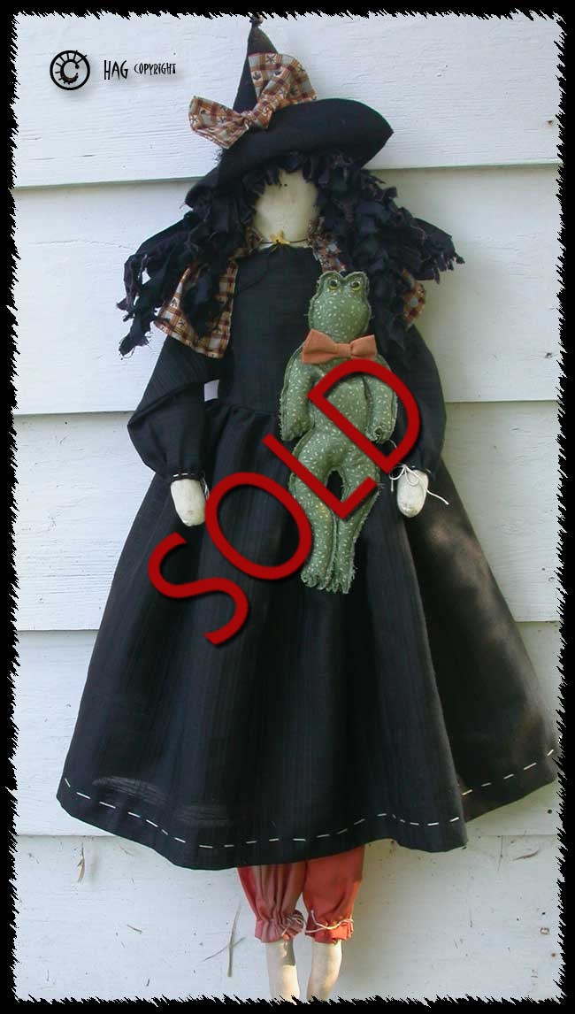 38HH_WitchWithFrog_L01.jpg