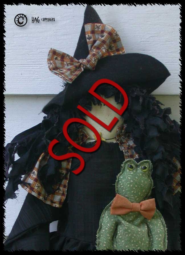 38HH_WitchWithFrog_L02
