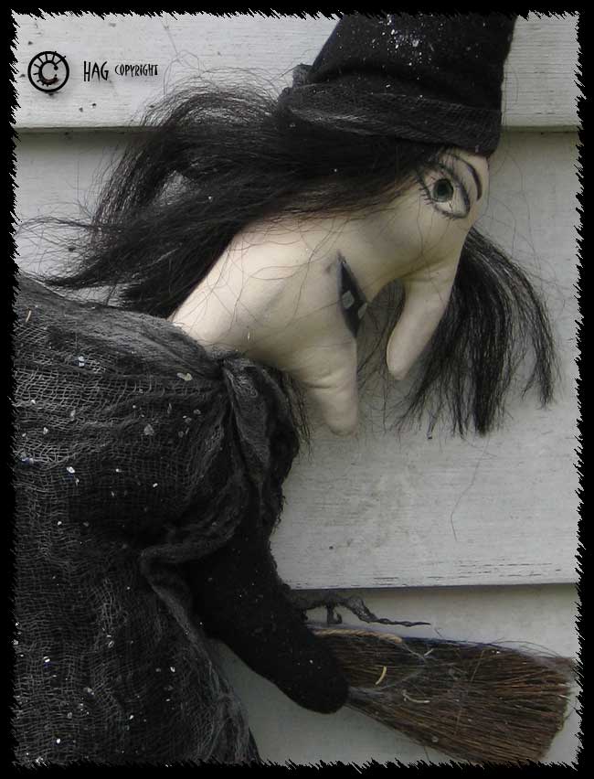 41HH_SlantedWitch_L02